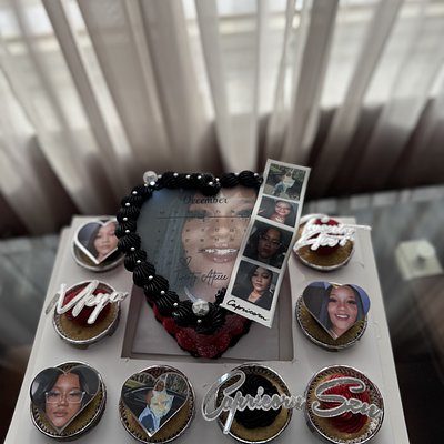 Bento Box (2 Layer 6in Cake With 8 Cupcakes)