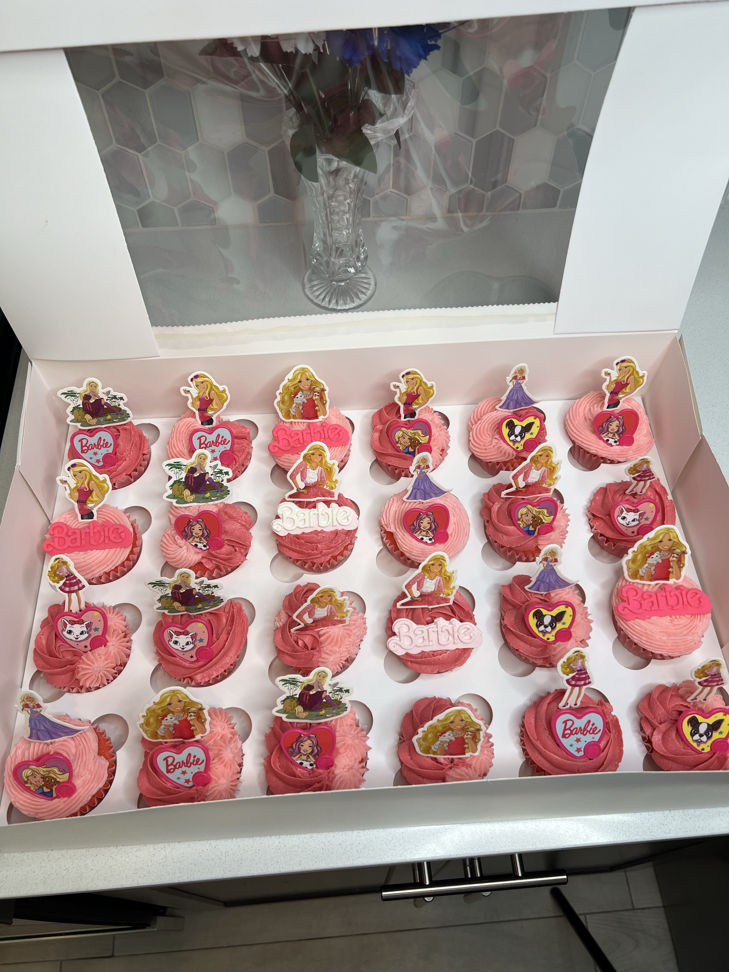 Cupcakes/themed