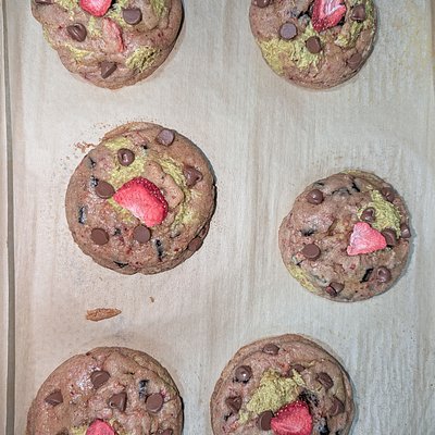Strawberry Dubai Cookies 