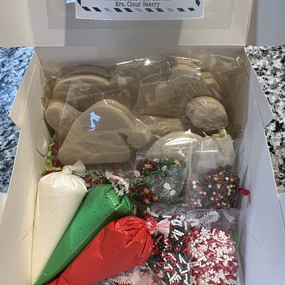 Decorate Your Own Christmas cookie boxes (12 Count) 