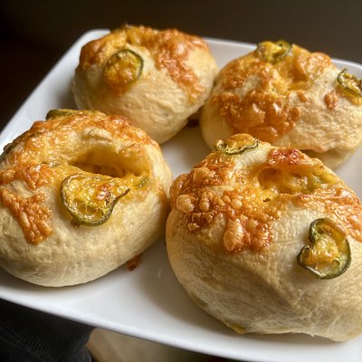 12 Jalapeño Cheddar Bagels