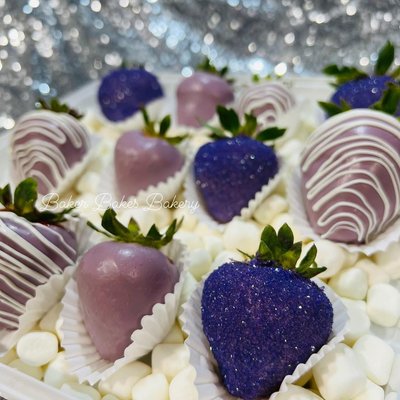 1 Dozen Chocolate Covered Strawberries (Drizzled & Sprinkled)