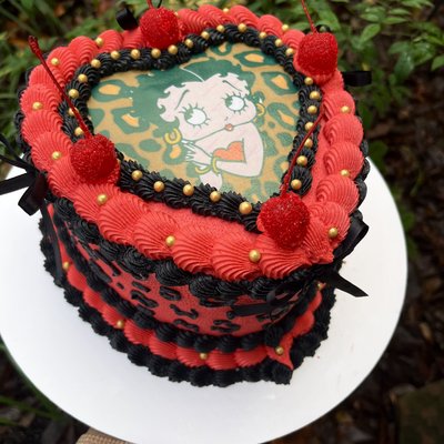 8” Heart Cake 