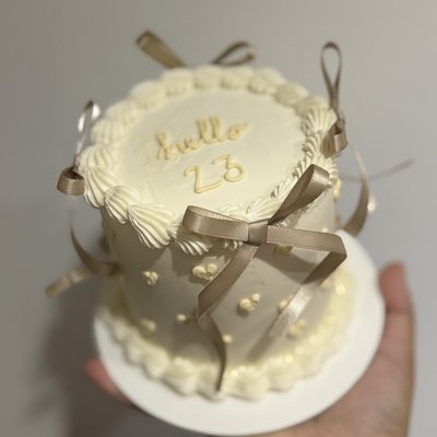 4" Custom cake