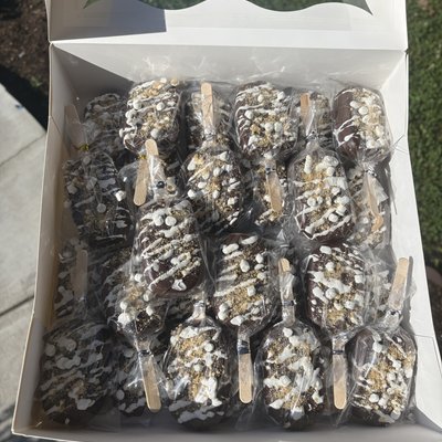 Cakesickles
