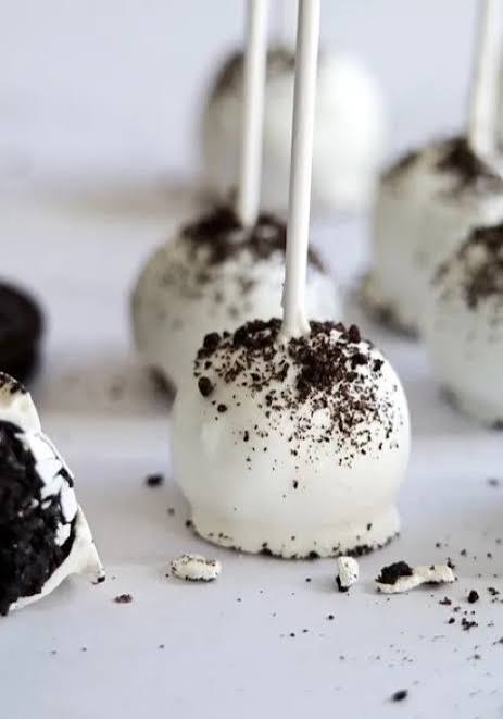 Dozen Oreo