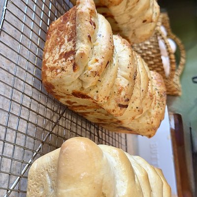 NEW!! Cheesy Garlic Pull Apart Bread (2 Lb)