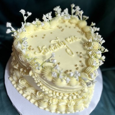 8” Heart Cake (serves 15/22)