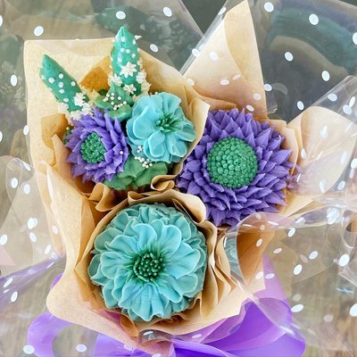 Deluxe 3 Cupcake Bouquet