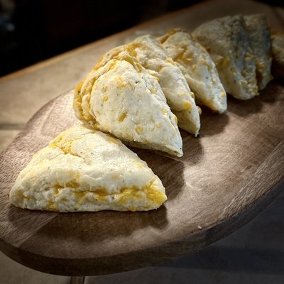 Cheddar Chive Scones - 8 Medium