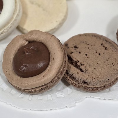 Macarons W/ Center Filling