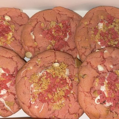 Strawberry Crunch Cookies