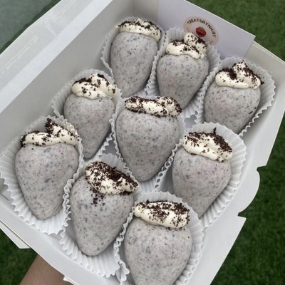 Dozen Cheesecake Filled Berries 