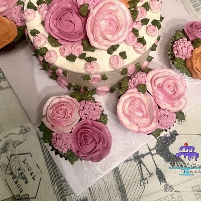 Roses/flower Cupcakes 1 Dozen 