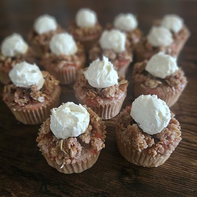 Rhub-berry Crumble Cupcake 