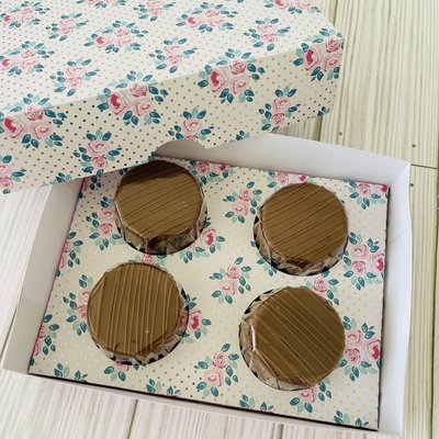  Gift box with  4 mini Pāo de Mel - dulce de leche