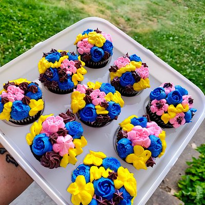 Dirty Dozen Cupcakes 🧁