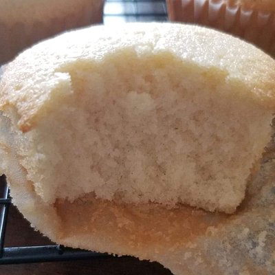 1dz Vanilla Poundcake Cupcakes 