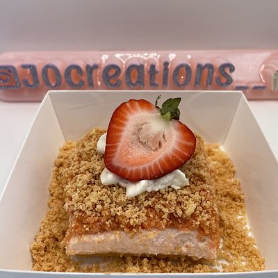 Strawberry Crunch Cheesecake Bar