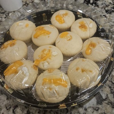 Leny's Classic Puto (with Cheese Topping) 12 Pcs