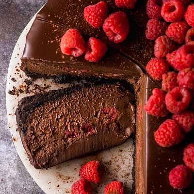 9" Chocolate Raspberry Cheesecake 