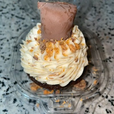 Dozen Butterfinger Cupcakes 