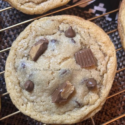 Peanut Butter Cup Cookies 1/2 Dozen