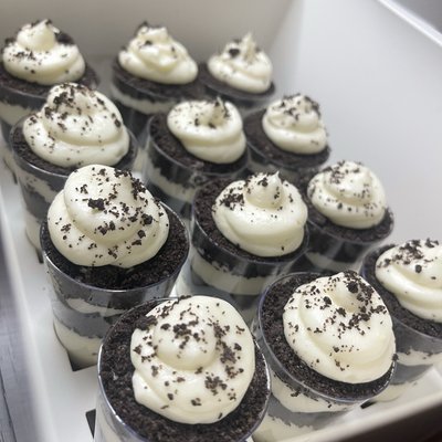 12 Cheese cake shooters