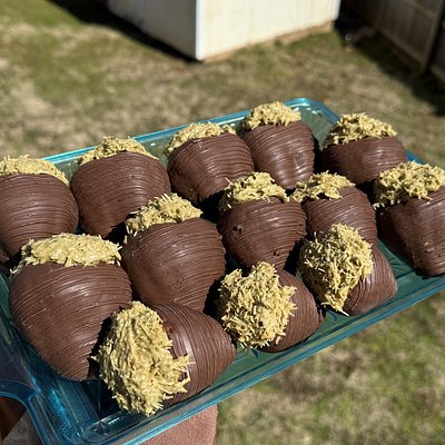 Dubai Stuffed Berries 🍓