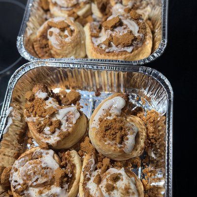 Cinnamon Rolls (single) 