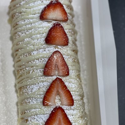 Strawberries And Cream Cake Roll