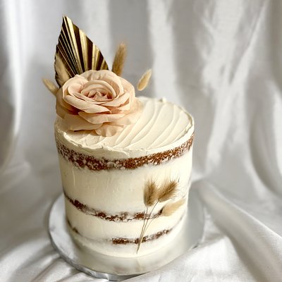 8 Inch Round Naked Cake 