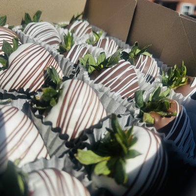 Chocolate Dipped Strawberries 