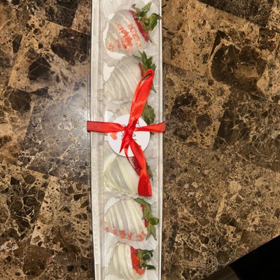 Strawberry Crunch Chocolate Covered Strawberries 