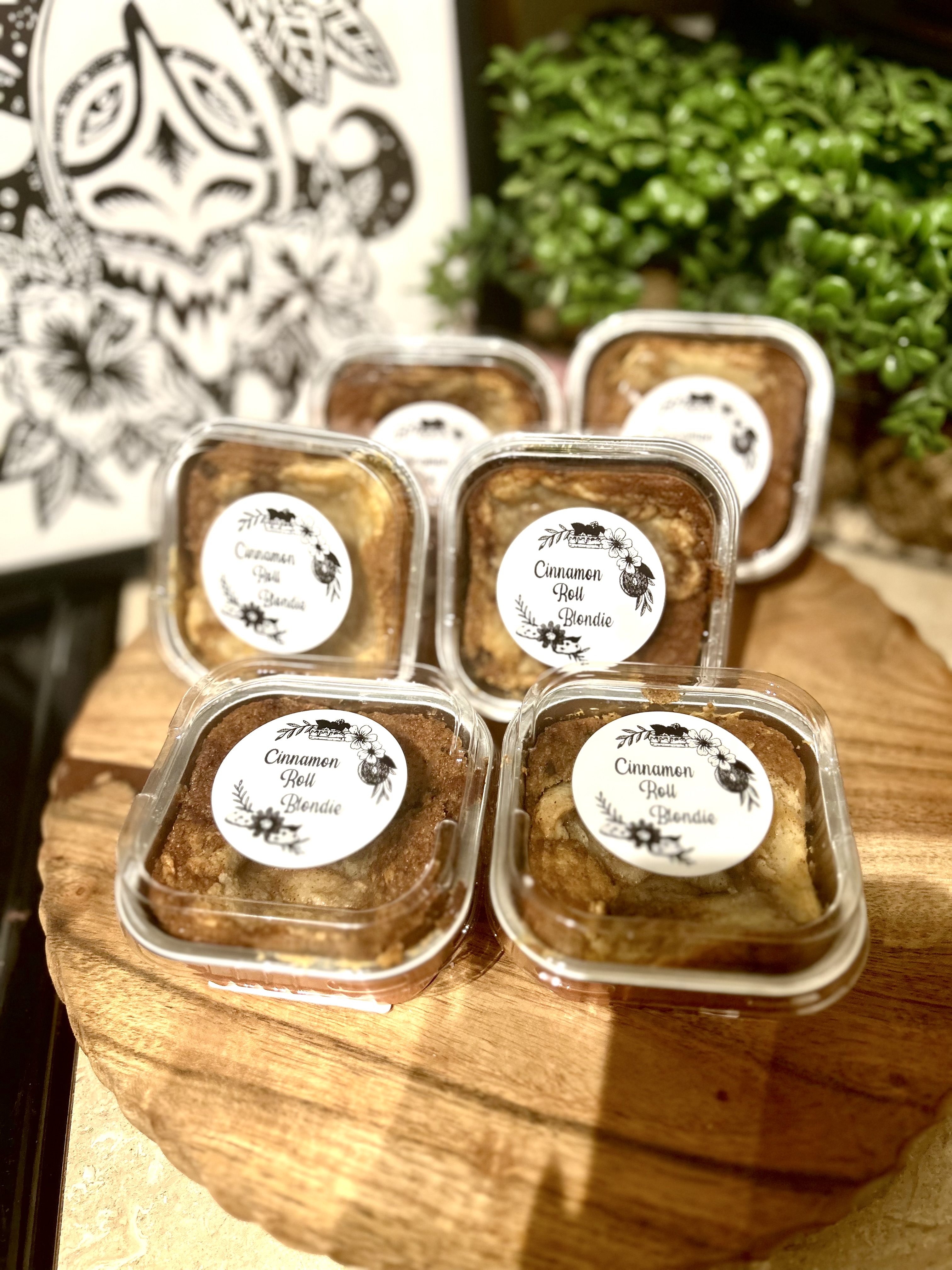 Cinnamon Roll Blondie 