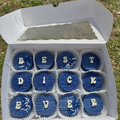 12 Custom Oreos