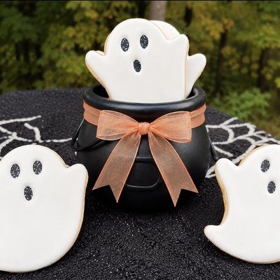 Ghost Set Of 3 In A Cauldron 👻🧡🖤