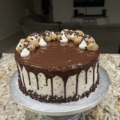 Chocolate chip cookie dough cake