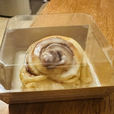 Coffee Shop Cinnamon Roll - 1 Single