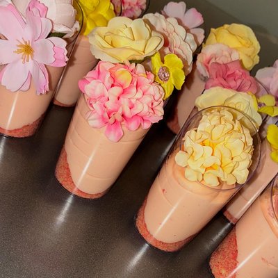 AMAZN Rose Mini Desserts