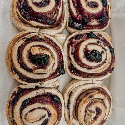 4 Pack Jumbo Blueberry Lemon Sourdough Rolls 