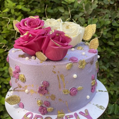 Party Cake (8 inch 3 layer) Serves 25-35