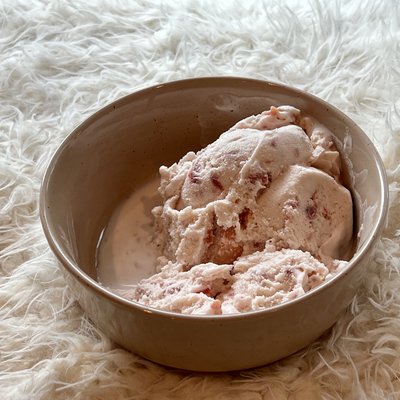 Pint - Homemade Strawberry IceCream