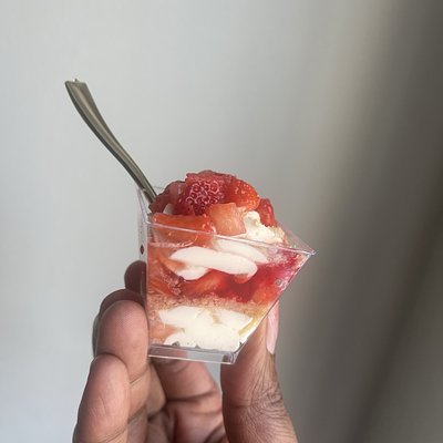 Strawberry Cheesecake Cups (5oz)