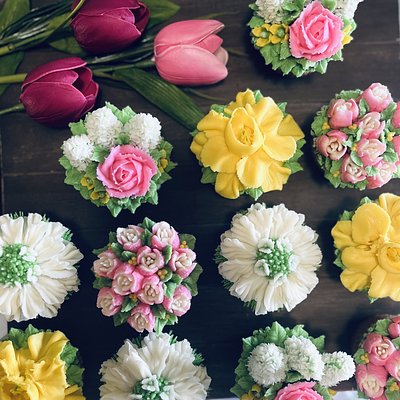 Buttercream Floral Cupcakes 