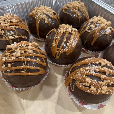 Salted Caramel Hot Cocoa Bombs