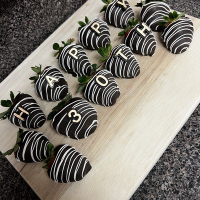 Chocolate Berries With Chocolate Toppers 