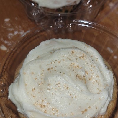 Cinnamon Roll Cupcakes 