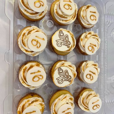 Custom Cupcakes 