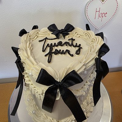 Heart Cake 8 Servings 